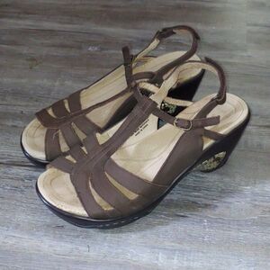 J-41 adventure brown heeled sandals SZ